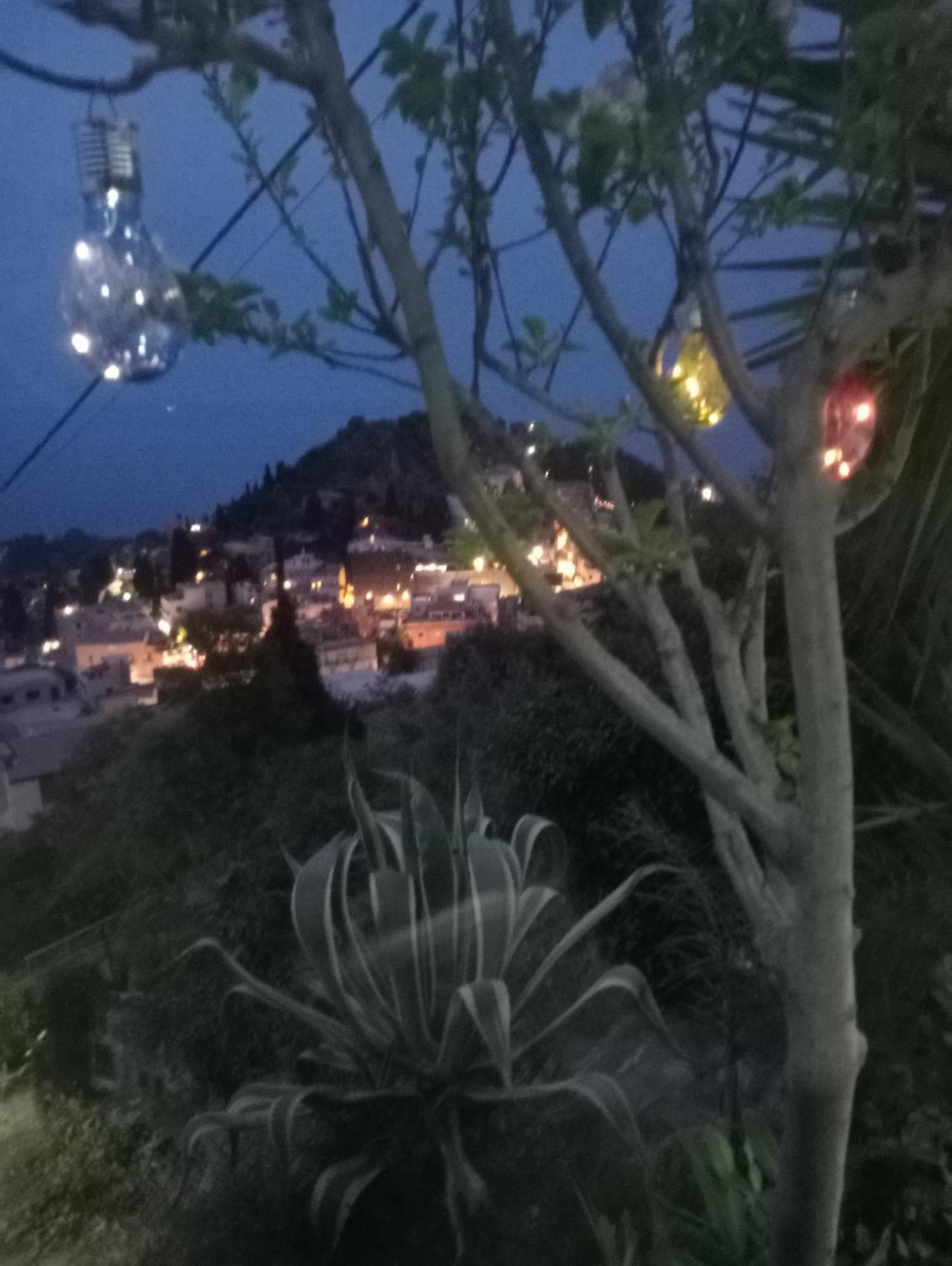 U Castiddanu Lägenhet Taormina Rum bild